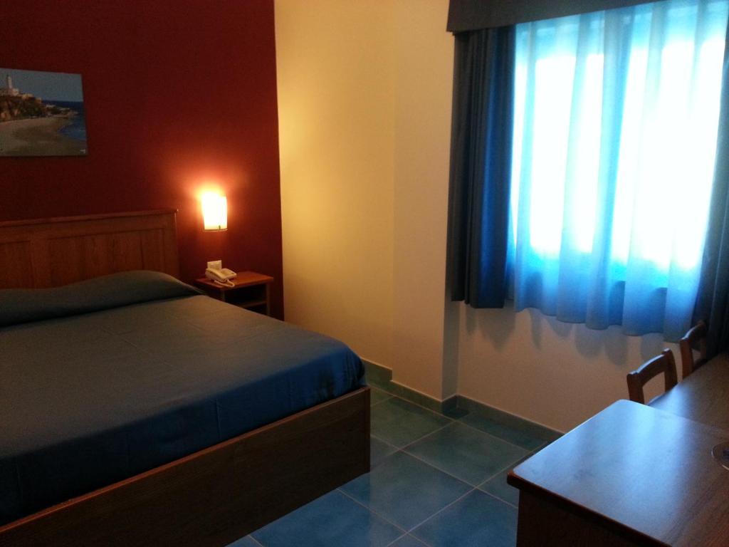 Serpa Hotel Anzio Habitación foto