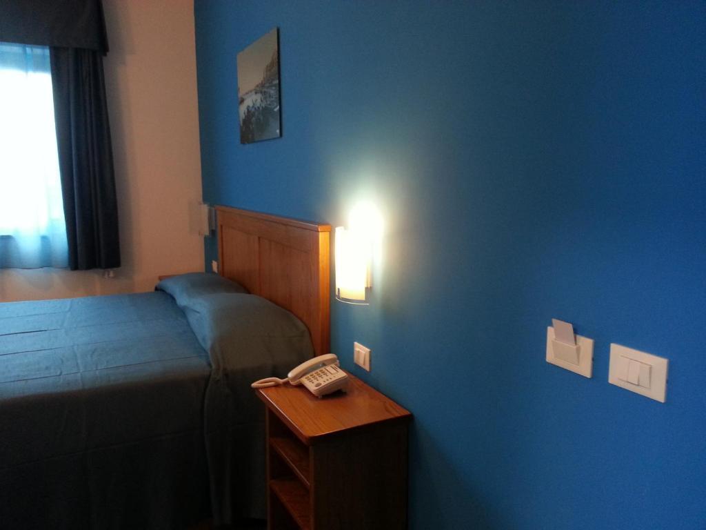 Serpa Hotel Anzio Habitación foto